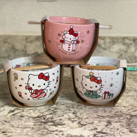 Hello Kitty Christmas Bowls Bundle - Picture 2 of 5